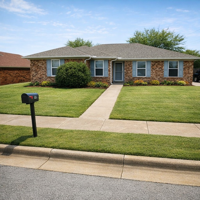 Building Photo - $2300! 3 Bed2 Bath in Watauga! COMING SOON!