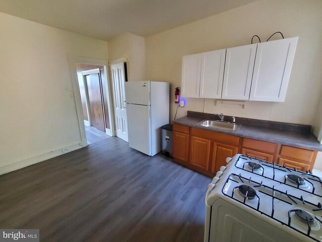 Building Photo - 645 N 3rd St Rental
