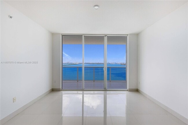 Photo - 600 NE 27th St