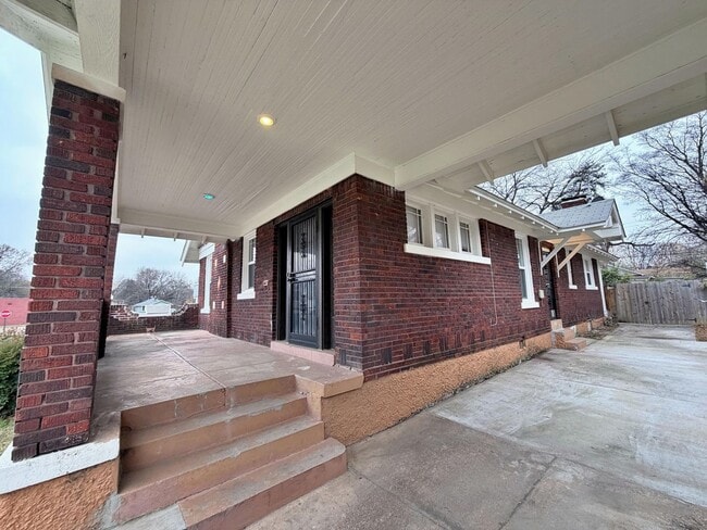 Photo - Recently Renovated Brick Home Minutes Away from Crosstown, Midtown, Rhodes & More!