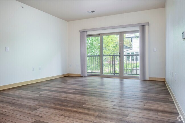 2BR, 2BA - 1,000SF - Living Room