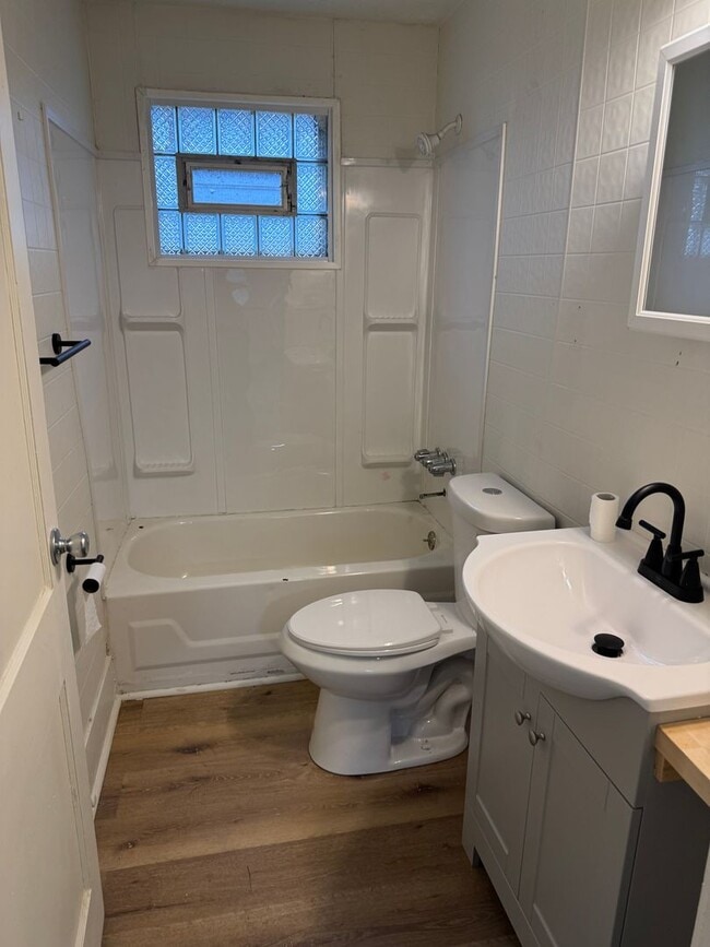 Photo - 325-327 2nd Street Unidad 327 2nd Street