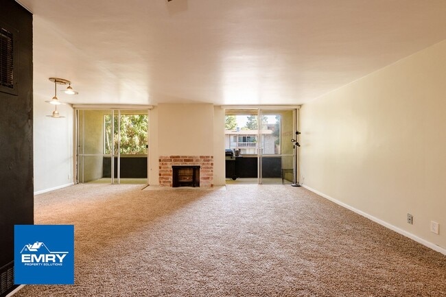 Photo - Condo for Rent in Culver City 2 Bed 2 Bath...