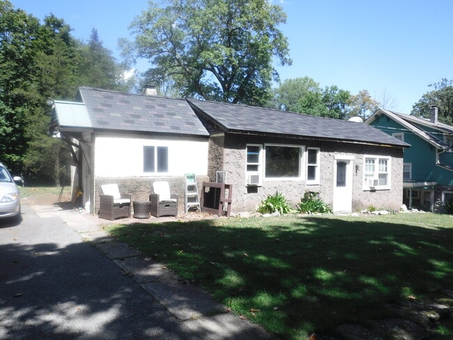Building Photo - 224 Jacksonville Rd Rental