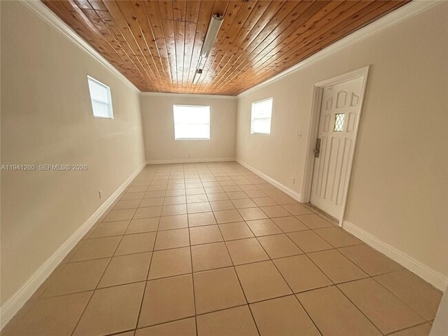 Photo - 5225 Mayo St