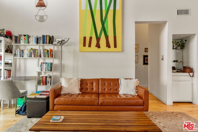 Photo - 3988 Beethoven St Unidad 10