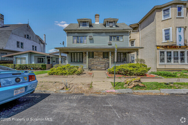 Building Photo - 637 Monroe Ave Rental