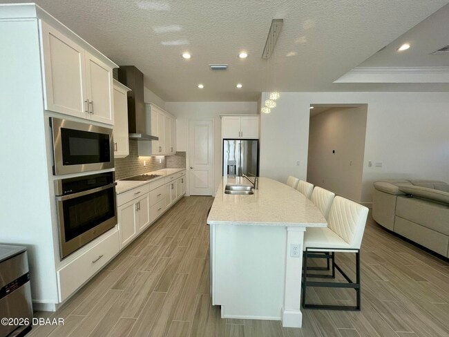 Photo - 437 Aquamarine Wy