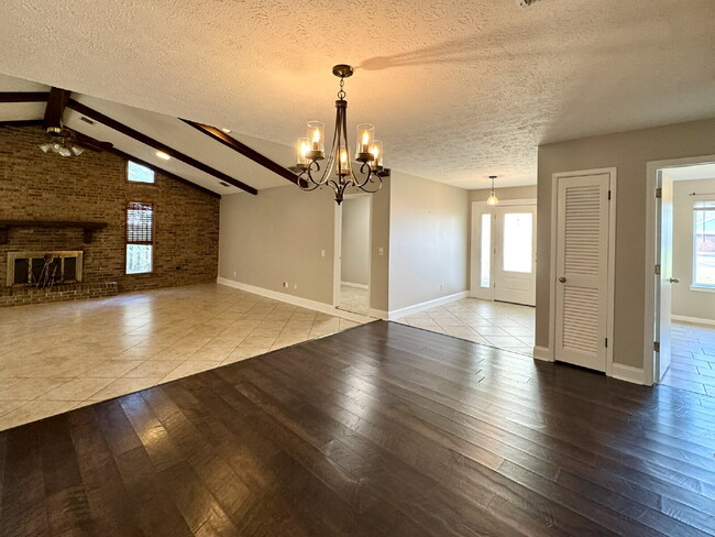 Photo - 130 Derby Woods Dr