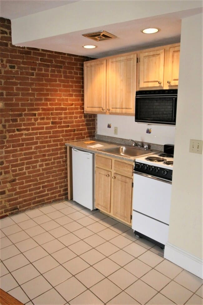Photo - 12 Mt Auburn St Unit 6