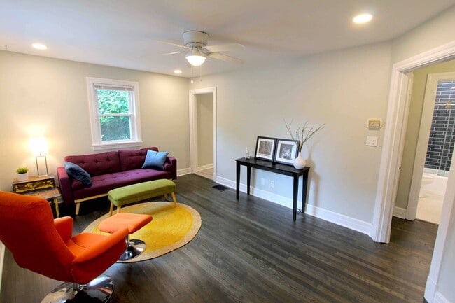 Photo - 1070 E Trinity Ln