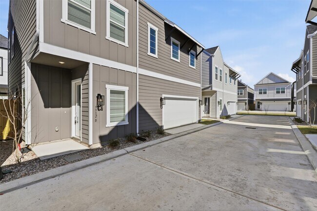 Photo - 9912 A Clark Rd