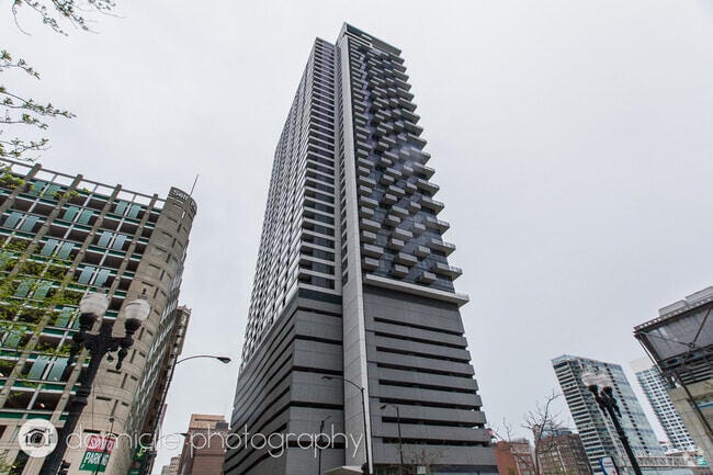 Building Photo - 412 S Wells St Unit 3619 Rental
