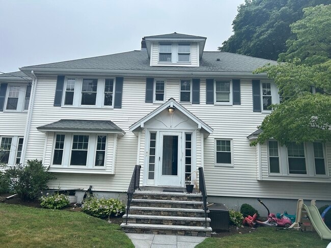 Building Photo - 4 Harvard Rd Unit 1 Rental