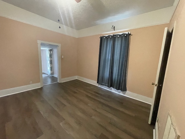 Photo - 106 Depot St