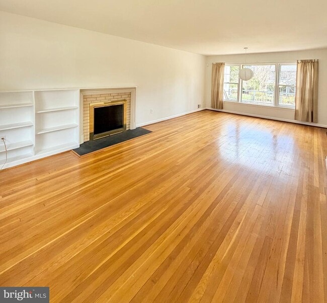 Photo - 3125 N Nottingham St