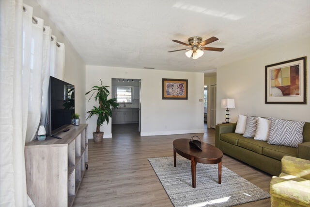 Building Photo - 813 W Magnolia St Unit 813