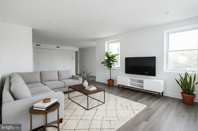 Building Photo - 274 N 58th St Unit F