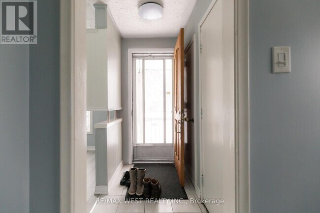 Photo - 29 Monterrey Dr