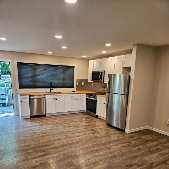 Photo - *Knoxville 37915 - 3 bedroom, 2 bath home - Contact Brad Croisdale (865) 805-9964