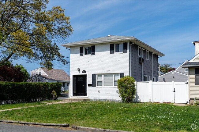Building Photo - 42 Madison Dr Rental
