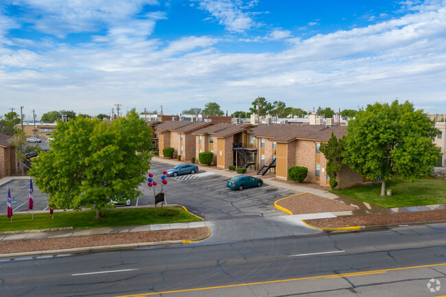 Building Photo - Las Gardenias Rental