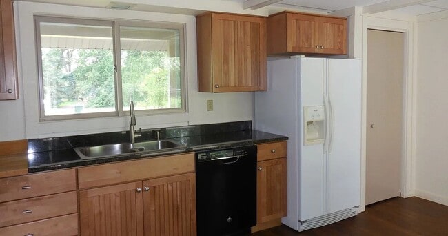 Photo - 9830 Yawkey St