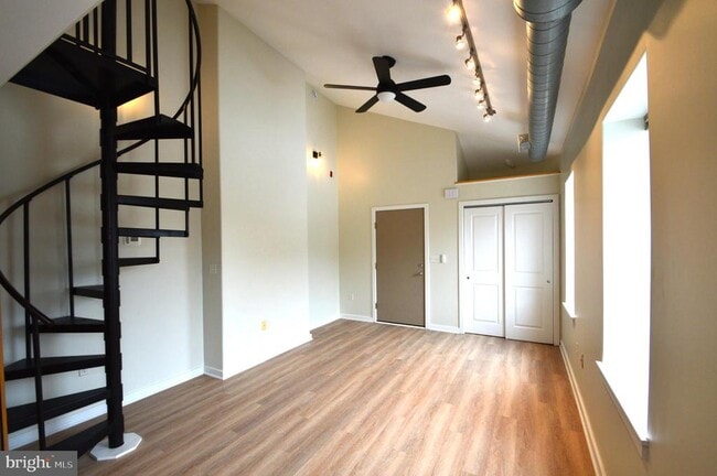 Photo - 1006 N 5th St