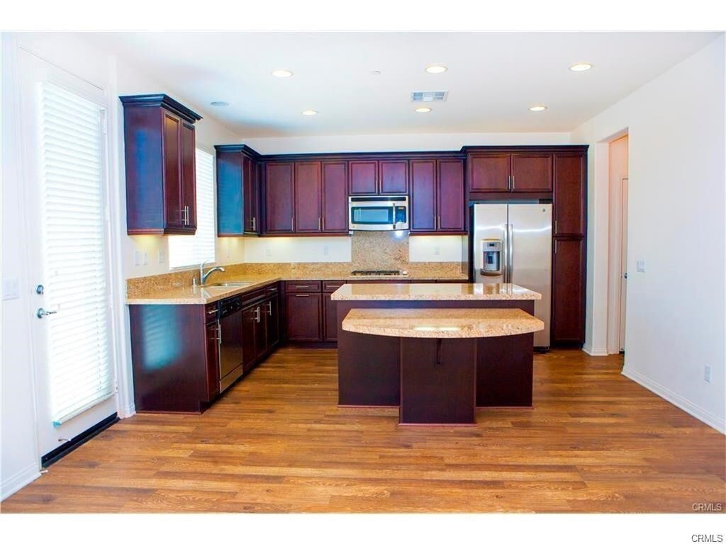 Photo - 780 Huron Dr