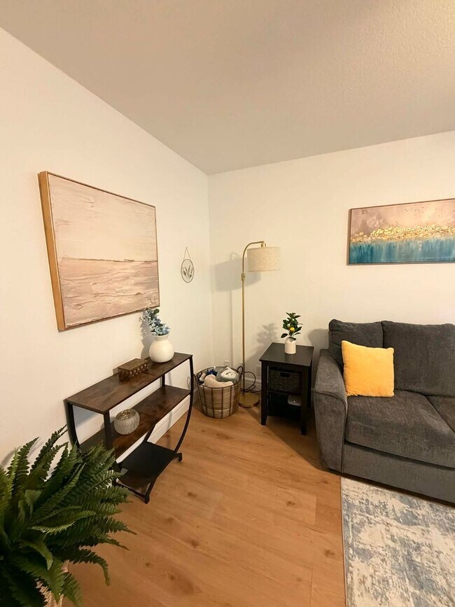 Photo - 2121 S Kentucky Ave