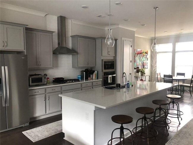 Photo - 670 Hudson Wy