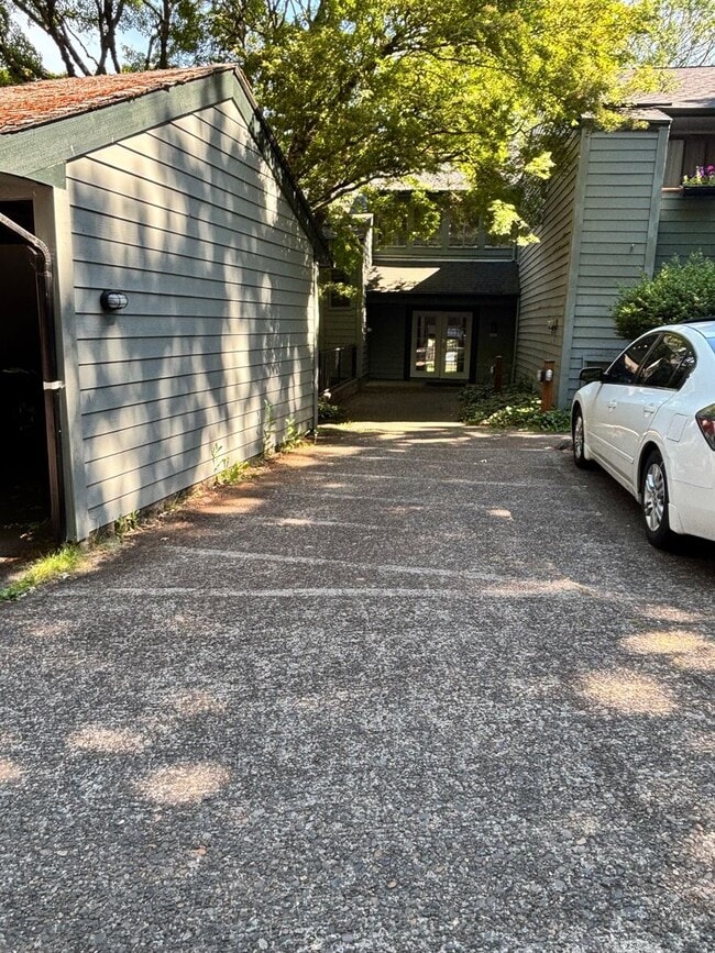 Photo - 1 bed 1 bath condo with seasonal outdoor pool available now!! Unit 1