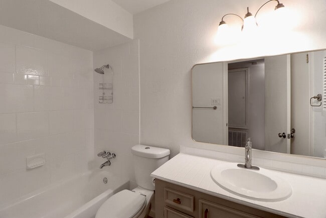 Photo - 11550 Chimney Rock Rd Unidad 205