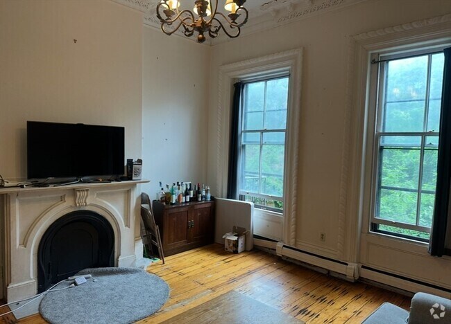 Building Photo - 519 Massachusetts Ave Unit 1 Rental