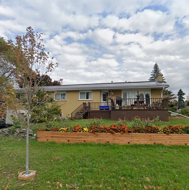 Building Photo - 7 Runnymede Rd Unit 1