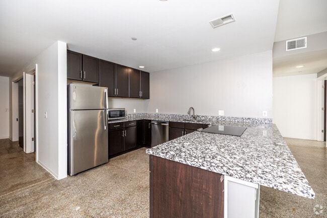 2BR, 2BA - Charleston/1,200 SF