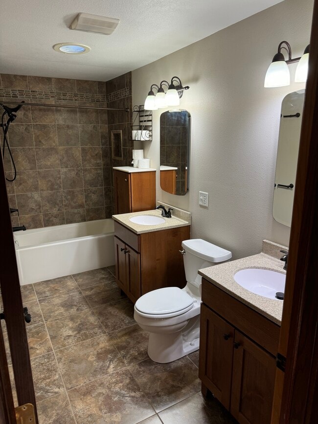 Photo - N5529 Penny Lane