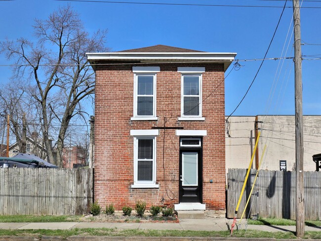 Building Photo - EAST FRANKLINTON ARTIST DISTRICT! SUNNY N... Rental