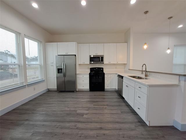 Photo - 3243 Noor St