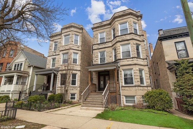 Building Photo - 1444 W Berwyn Ave Unit 1