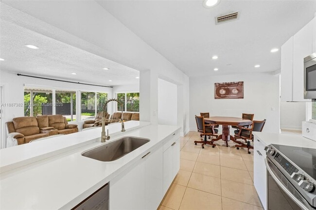 Photo - 9425 N Miami Ave