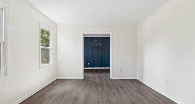 Photo - 7008 Darnell St