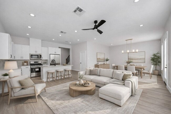 Building Photo - 8306 Comal St