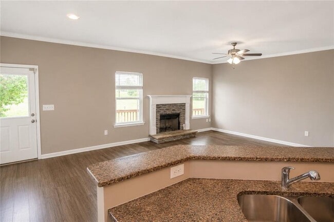 100 Squarewood Ln NW