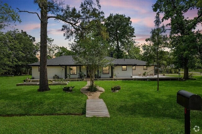Building Photo - 1108 Myrtlewood Dr Rental
