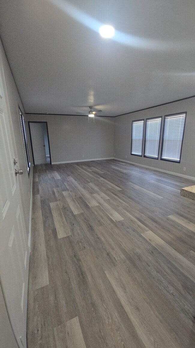 Photo - 1120 N Vista Dr