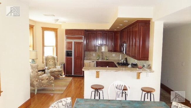 Photo - 3 bedroom in Brookline MA 02146 Unidad 3