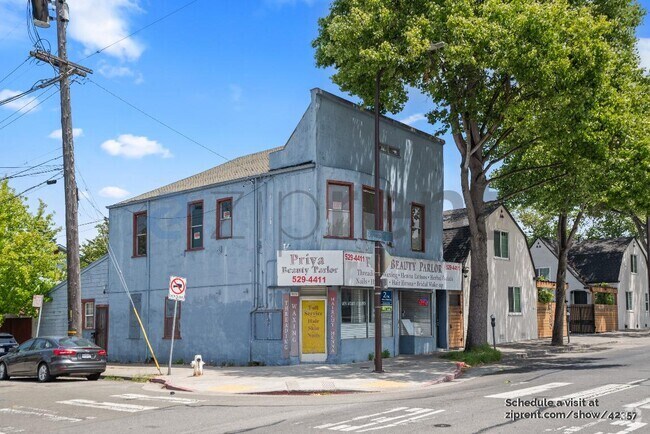 Building Photo - 931 University Ave Rental