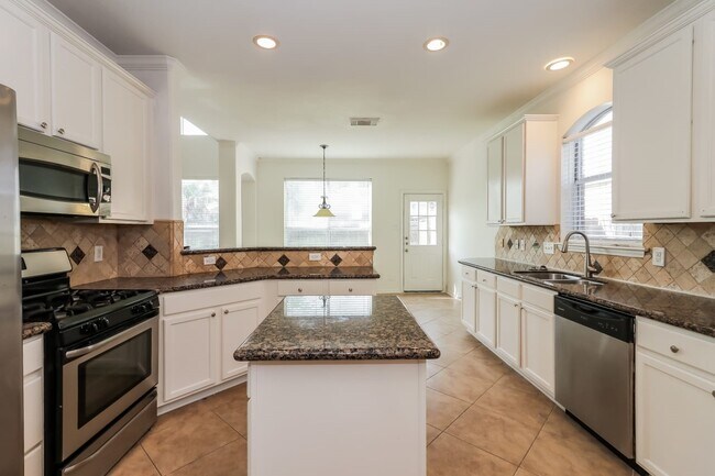 Photo - 1331 Blackheath Ct