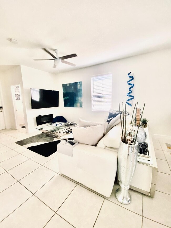 Photo - 3202 W 108th St